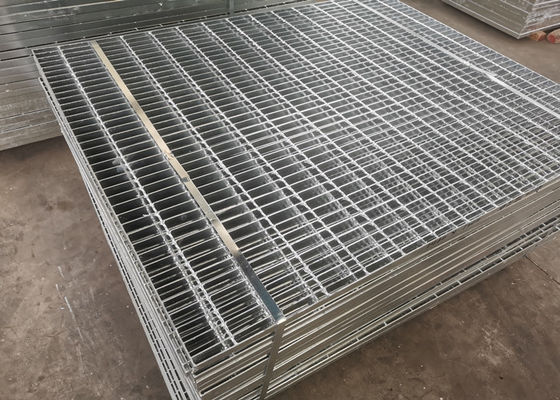 Stal węglowa Q235 Stalowa krata pomostowa 75x10mm antykorozyjna