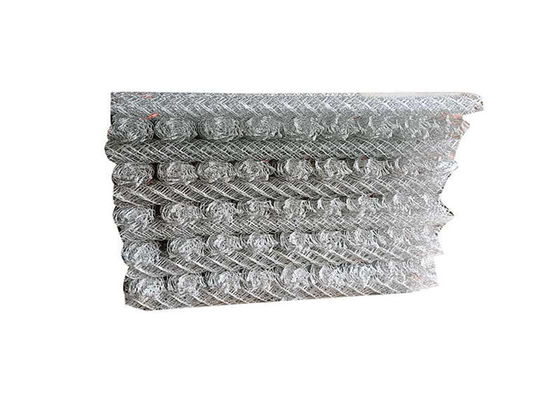 Siatka ogrodzeniowa z ocynkowanej siatki cyklonowej 60 * 60 mm Siatka diamentowa powlekana PCV
