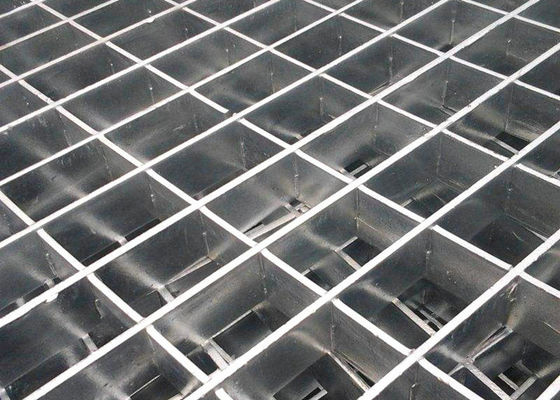 Zewnętrzna platforma pomostowa Stalowa krata 1000x1000 Mm Stal nierdzewna 304