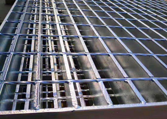 Zewnętrzna platforma pomostowa Stalowa krata 1000x1000 Mm Stal nierdzewna 304