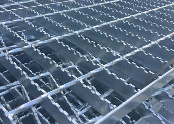 Szerokość 2m Antypoślizgowa kratka Q235 Heavy Duty Steel w kształcie zęba
