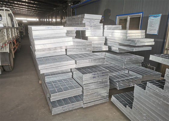 Platforma antypoślizgowa Spawana krata stalowa o wymiarach 1000 x 6000 mm Ochrona przed korozją