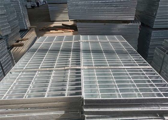 Kratki odwadniające o grubości 6 mm do dużych obciążeń 25x3 mm Typ ząbkowany3
