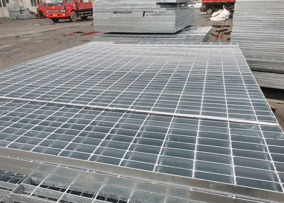 1000 mm × 6000 mm ze stali ocynkowanej ogniowo ze stali ocynkowanej, odpornej na poślizg, zgrzewana stalowa krata