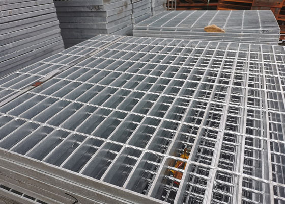 Ocynkowana krata ze stali nierdzewnej 304 90 mm do farmaceutycznej platformy magazynowej