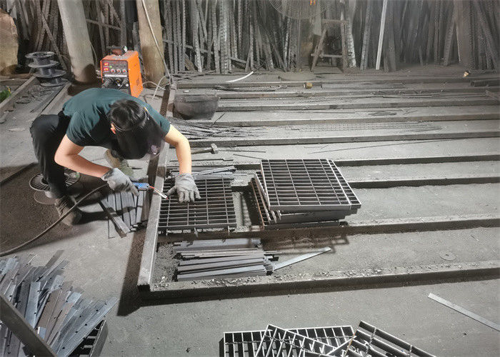 Platforma do mycia samochodów Stalowa płyta kratowa 50x4 Mm Odporność na korozję